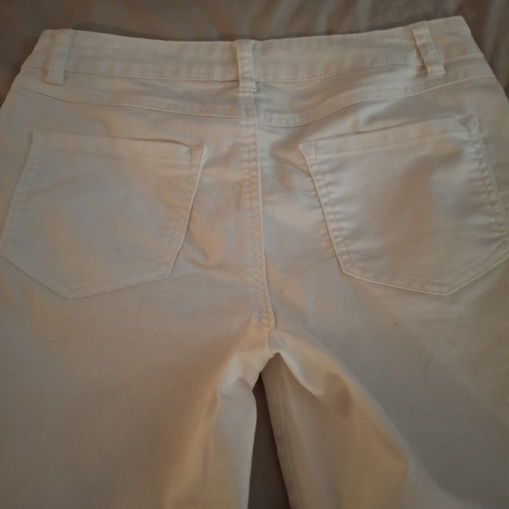 d. jeans Women's White Ankle Cropped Jeans - Picture 6 of 6
